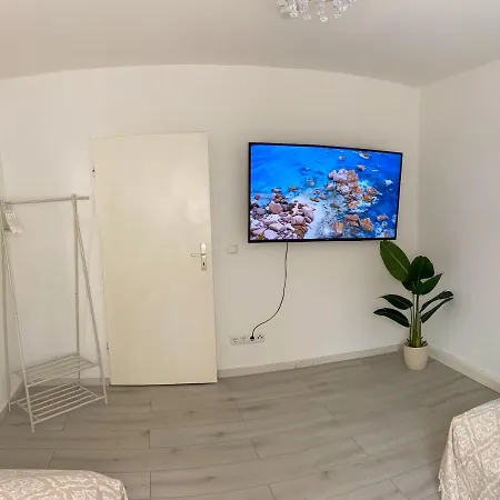 - Mit Smart Tv Und Parkplaetzen - Fuer Singles, Paare, Familien Und Gruppen * カッセル