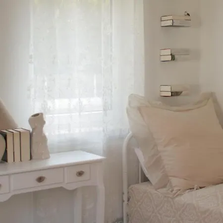 - Mit Smart Tv Und Parkplaetzen - Fuer Singles, Paare, Familien Und Gruppen 카셀