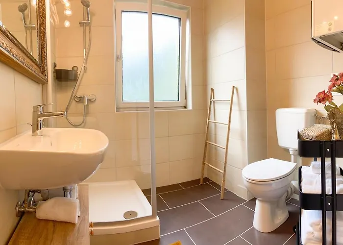 - Mit Smart Tv Und Parkplaetzen - Fuer Singles, Paare, Familien Und Gruppen דירה *