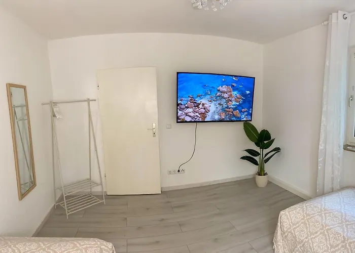 - Mit Smart Tv Und Parkplaetzen - Fuer Singles, Paare, Familien Und Gruppen * קאסל