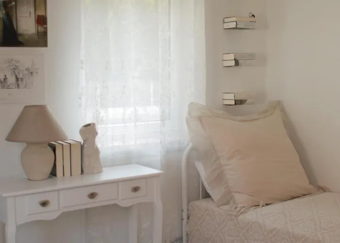 - Mit Smart Tv Und Parkplaetzen - Fuer Singles, Paare, Familien Und Gruppen קאסל