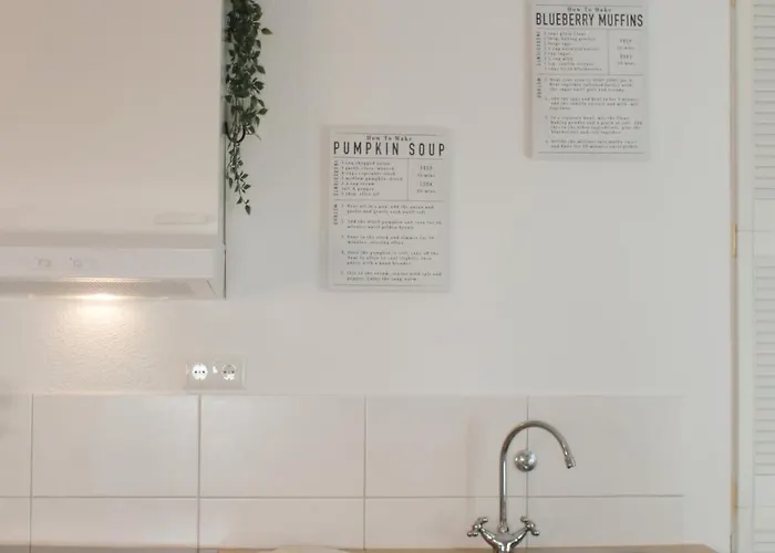 - Mit Smart Tv Und Parkplaetzen - Fuer Singles, Paare, Familien Und Gruppen * קאסל