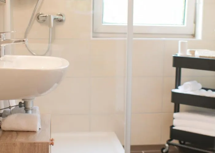 - Mit Smart Tv Und Parkplaetzen - Fuer Singles, Paare, Familien Und Gruppen דירה *