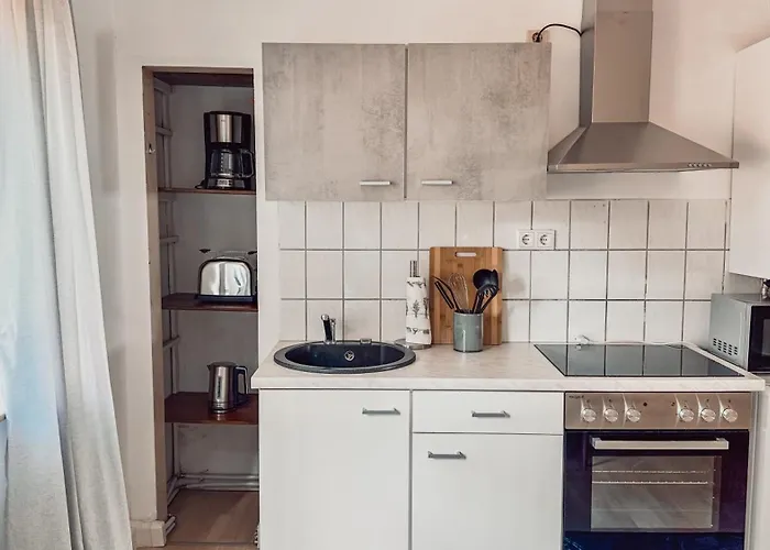 - Mit Smart Tv Und Parkplaetzen - Fuer Singles, Paare, Familien Und Gruppen דירה